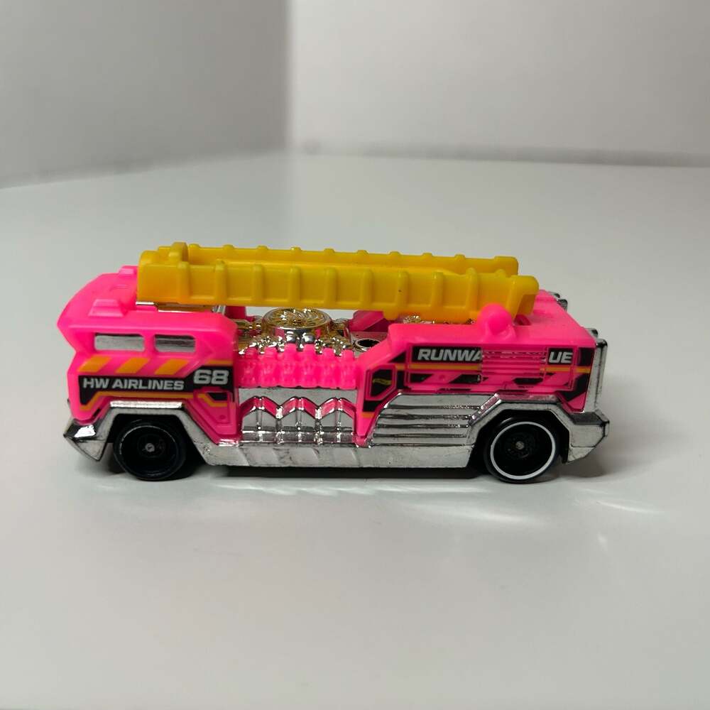 Hot Wheels 5 Alarm HW Airlines Pink Fire Truck